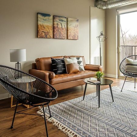 Frontdesk Core Apts Campustown Ames Esterno foto