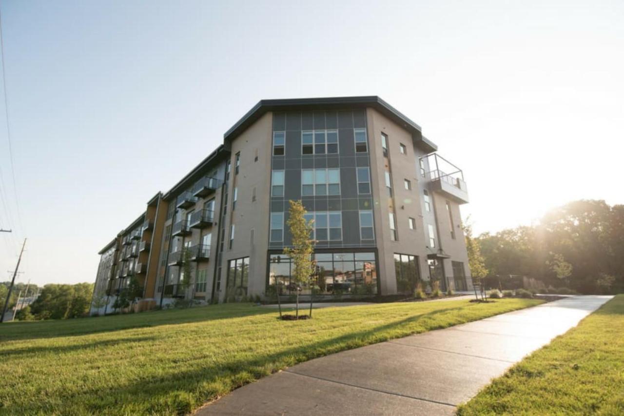 Frontdesk Core Apts Campustown Ames Esterno foto